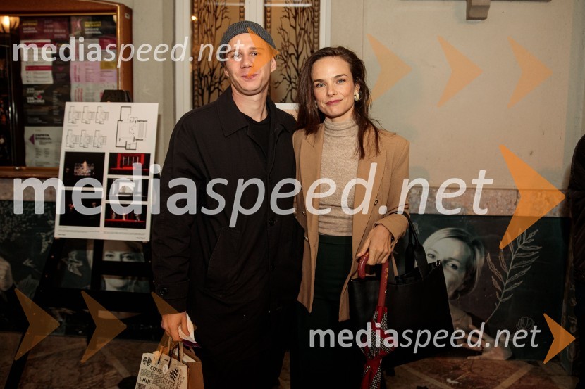  Timon Šturbej, igralec;  Tina Vrbnjak, igralkaZaprta študija. »New Constructive Ethics«, premiera v Prešernovem gledališču Kranj