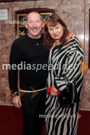  Ciril Roblek, inspicient PGK;  Violeta Tomić, igralka, bivša poslanka DZZaprta študija. »New Constructive Ethics«, premiera v Prešernovem gledališču Kranj