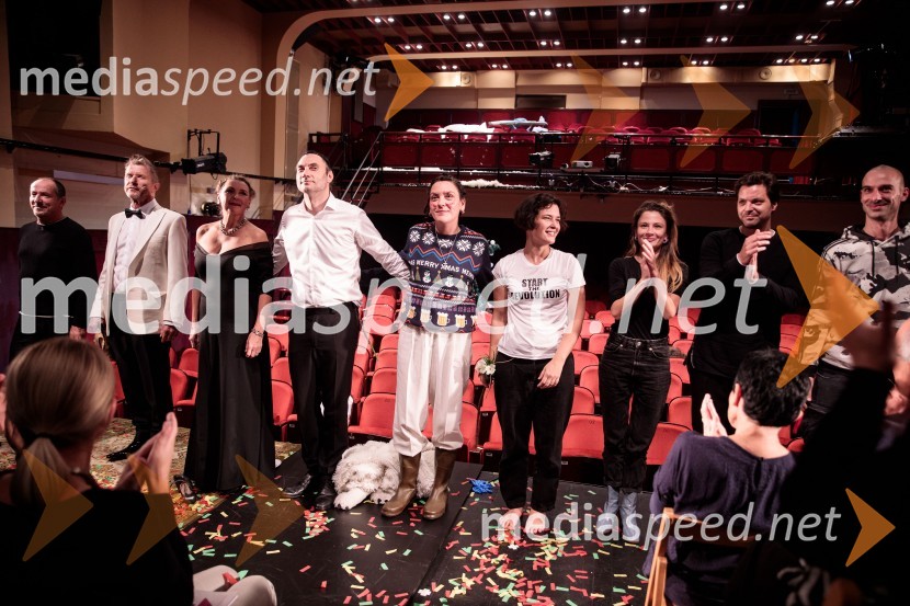  Ciril Roblek, inspicient PGK;  Borut  Veselko, igralec;  Darja Reichman, igralka;  Branko Jordan, igralec;  Tamara Avguštin, igralka;  Doroteja Nadrah, igralka;  Nina Rajić Kranjac, režiserka;  Tibor Hrs Pandur, dramaturg;  Borut Bučinel, oblikovalec svetlobeZaprta študija. »New Constructive Ethics«, premiera v Prešernovem gledališču Kranj