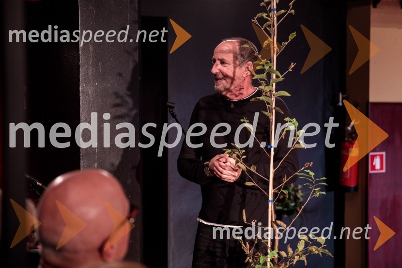  Ciril Roblek, inspicient PGKZaprta študija. »New Constructive Ethics«, premiera v Prešernovem gledališču Kranj