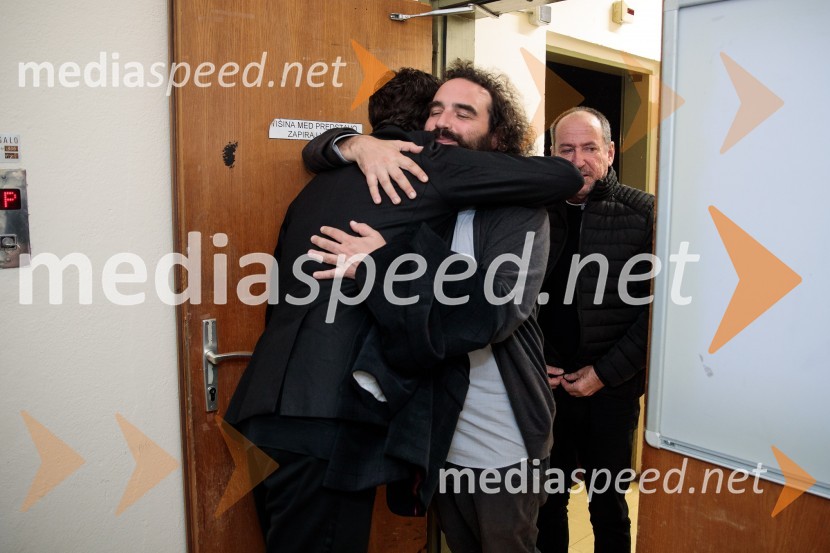  ... ;   Jure Novak, režiser, direktor, Prešernovo gledališče Kranj;  Ciril Roblek, inspicient PGKZaprta študija. »New Constructive Ethics«, premiera v Prešernovem gledališču Kranj