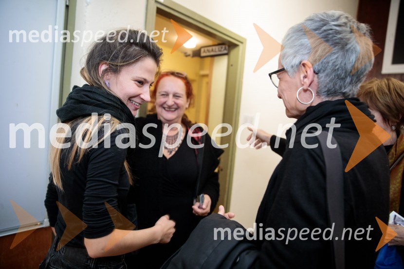  Nina Rajić Kranjac, režiserka;  Marinka Poštrak, dramaturginja, Prešernovo gledališče Kranj;  Marina  Sremac, kostumografijaZaprta študija. »New Constructive Ethics«, premiera v Prešernovem gledališču Kranj