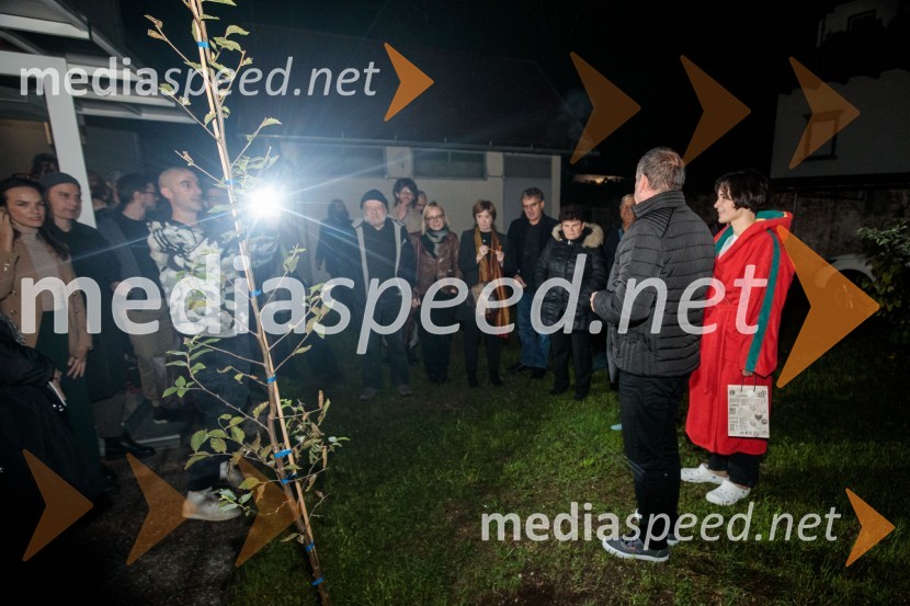 Zaprta študija. »New Constructive Ethics«, premiera v Prešernovem gledališču Kranj