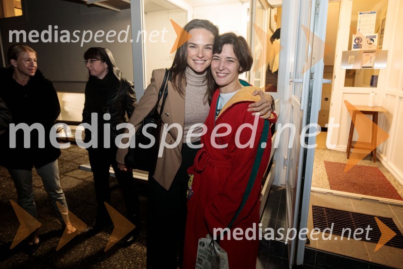  Tina Vrbnjak, igralka;  Doroteja Nadrah, igralkaZaprta študija. »New Constructive Ethics«, premiera v Prešernovem gledališču Kranj