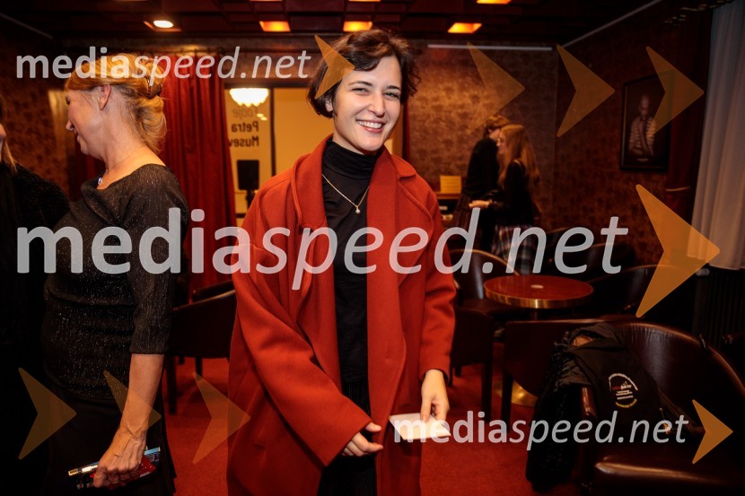  Doroteja Nadrah, igralkaZaprta študija. »New Constructive Ethics«, premiera v Prešernovem gledališču Kranj