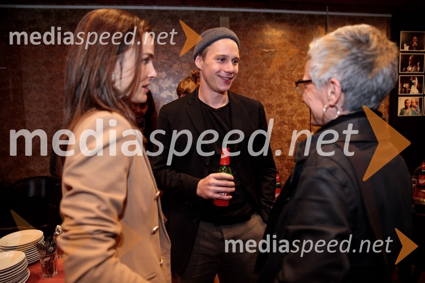  Tina Vrbnjak, igralka;  Timon Šturbej, igralec;  Marina  Sremac, kostumografijaZaprta študija. »New Constructive Ethics«, premiera v Prešernovem gledališču Kranj