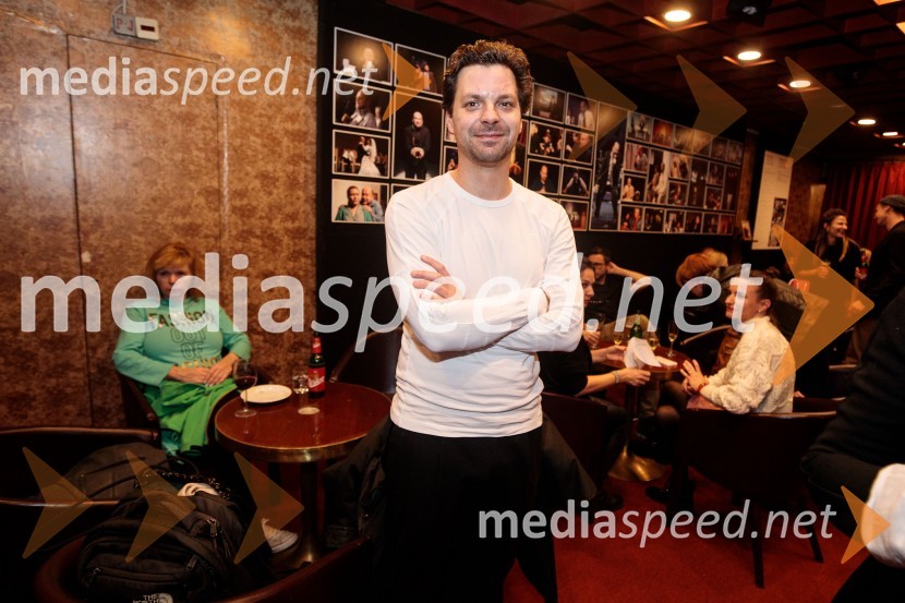  Tibor Hrs Pandur, dramaturgZaprta študija. »New Constructive Ethics«, premiera v Prešernovem gledališču Kranj