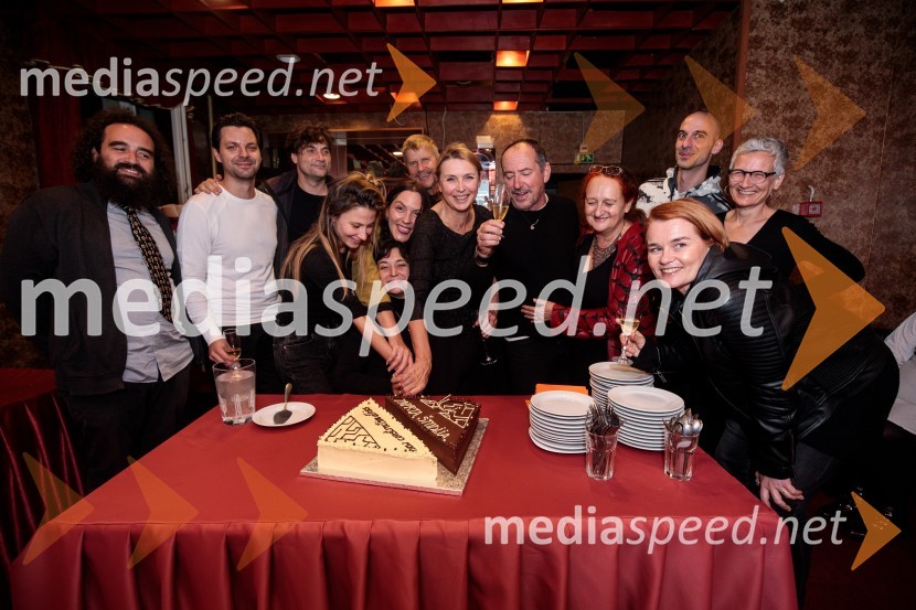   Jure Novak, režiser, direktor, Prešernovo gledališče Kranj;  Tibor Hrs Pandur, dramaturg;  Branko Jordan, igralec;  Nina Rajić Kranjac, režiserka;  Doroteja Nadrah, igralka;  Tamara Avguštin, igralka;  Borut  Veselko, igralec;  Darja Reichman, igralka;  Ciril Roblek, inspicient PGK;  Marinka Poštrak, dramaturginja, Prešernovo gledališče Kranj;  ... ;  Borut Bučinel, oblikovalec svetlobe;  Marina  Sremac, kostumografijaZaprta študija. »New Constructive Ethics«, premiera v Prešernovem gledališču Kranj