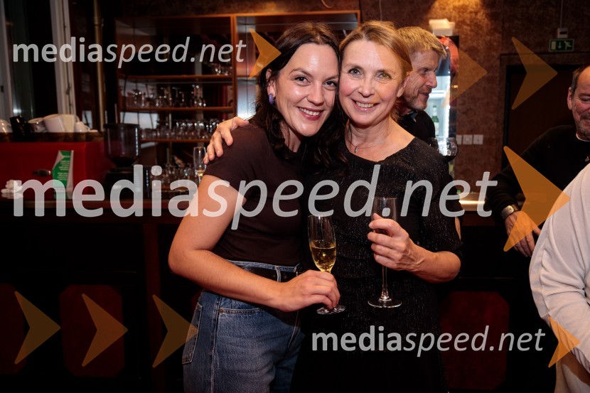  Tamara Avguštin, igralka;  Darja Reichman, igralkaZaprta študija. »New Constructive Ethics«, premiera v Prešernovem gledališču Kranj