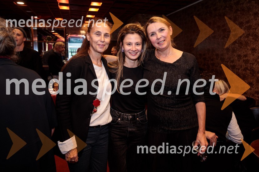  Lučka Počkaj, igralka;  Nina Rajić Kranjac, režiserka;  Darja Reichman, igralkaZaprta študija. »New Constructive Ethics«, premiera v Prešernovem gledališču Kranj