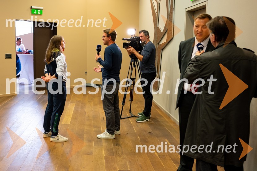  Andreja Leški, judoistka;  ... ;  ... ;  Lovrencij Galuf, predsednik, Judo zveza Slovenije;  ... Novinarska konferenca Judo zveze Slovenije