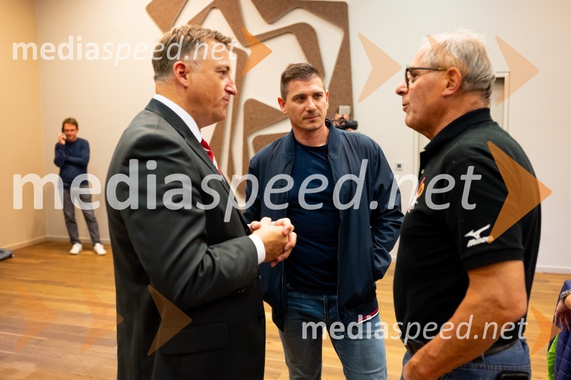  Lovrencij Galuf, predsednik, Judo zveza Slovenije;  ... ; dr.med Franjo Murko, mestni svetnik Novinarska konferenca Judo zveze Slovenije