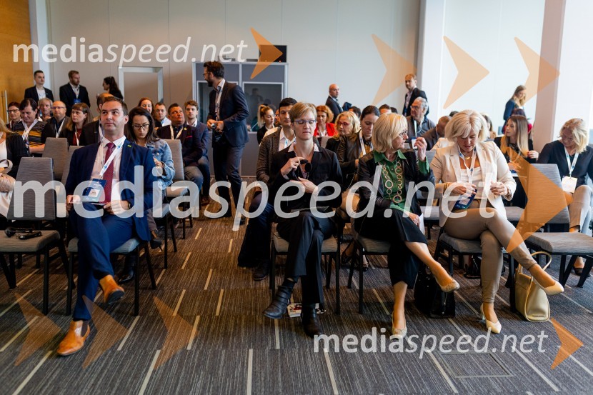  Rok Capl, v.d. direktorja SPIRIT;  Eva-Ricarda Willems, namestnica veleposlanice Zvezne republike Nemčije v Sloveniji;  Dagmar von Bohnstein , predsednica upravnega odbora Slovensko-nemške gospodarske zbornice ;  Katja  Stadler, Direktorica Deslo – AHK, poslovne storitve d.o.o.Nemški forum 2022 Poslovna konferenca Slovensko-nemške gospodarske zbornice