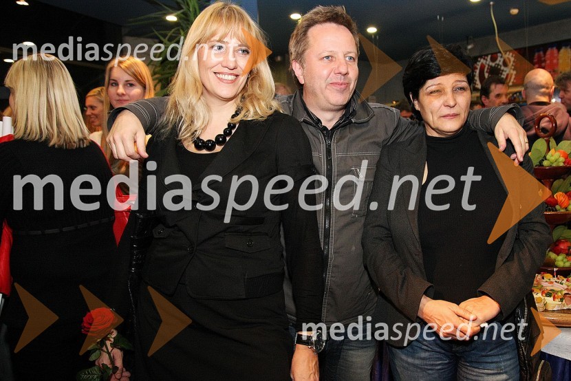 Nina Sever, producentka, Andy Wright, skladatelj in producent in Liljana Petrović, managerkaPremiera filma o Tošetu Proeskem