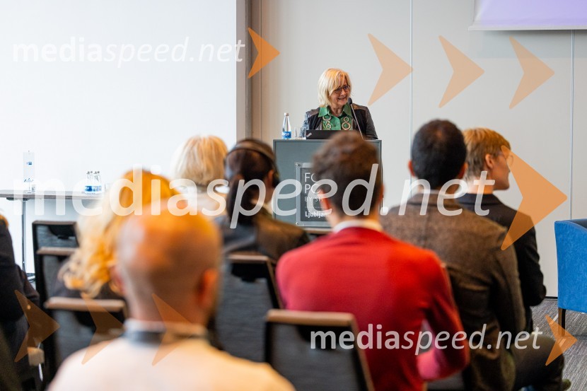  Dagmar von Bohnstein , predsednica upravnega odbora Slovensko-nemške gospodarske zbornice Nemški forum 2022 Poslovna konferenca Slovensko-nemške gospodarske zbornice