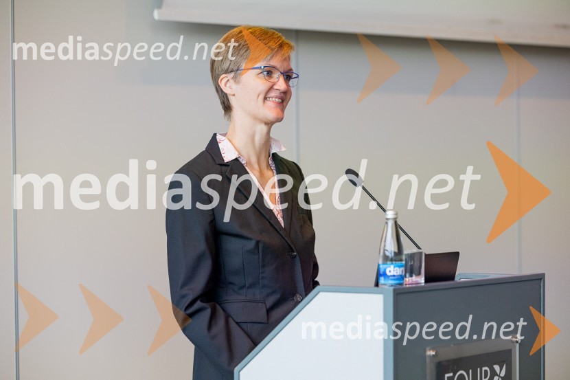  Eva-Ricarda Willems, namestnica veleposlanice Zvezne republike Nemčije v SlovenijiNemški forum 2022 Poslovna konferenca Slovensko-nemške gospodarske zbornice