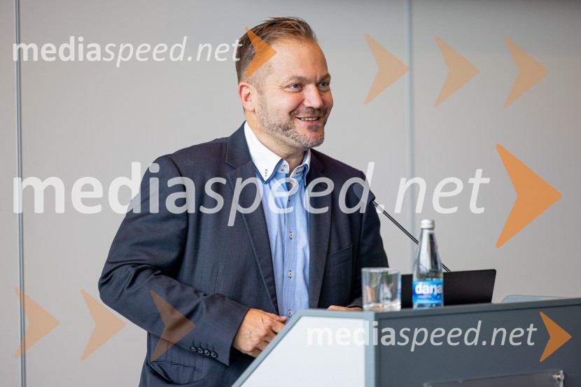  Olaf Holzgrefe, vodja za mednarodne zadeve, Nemško združenje za materialno gospodarstvo, nabavo in logistiko (BME)   Nemški forum 2022 Poslovna konferenca Slovensko-nemške gospodarske zbornice