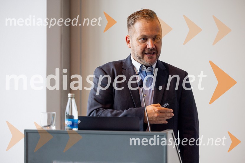  Olaf Holzgrefe, vodja za mednarodne zadeve, Nemško združenje za materialno gospodarstvo, nabavo in logistiko (BME)   Nemški forum 2022 Poslovna konferenca Slovensko-nemške gospodarske zbornice