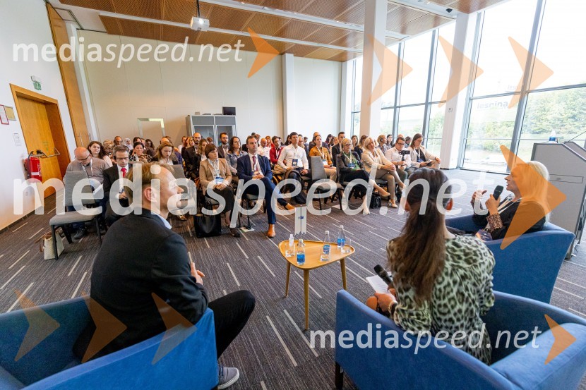  ... ;  Tina Drolc, vodja korporativnega komuniciranja in prireditev, Slovensko-nemška gospodarska zbornica;  Saša Vutkovič, direktorica ISSIMO FIT d.o.o.Nemški forum 2022 Poslovna konferenca Slovensko-nemške gospodarske zbornice