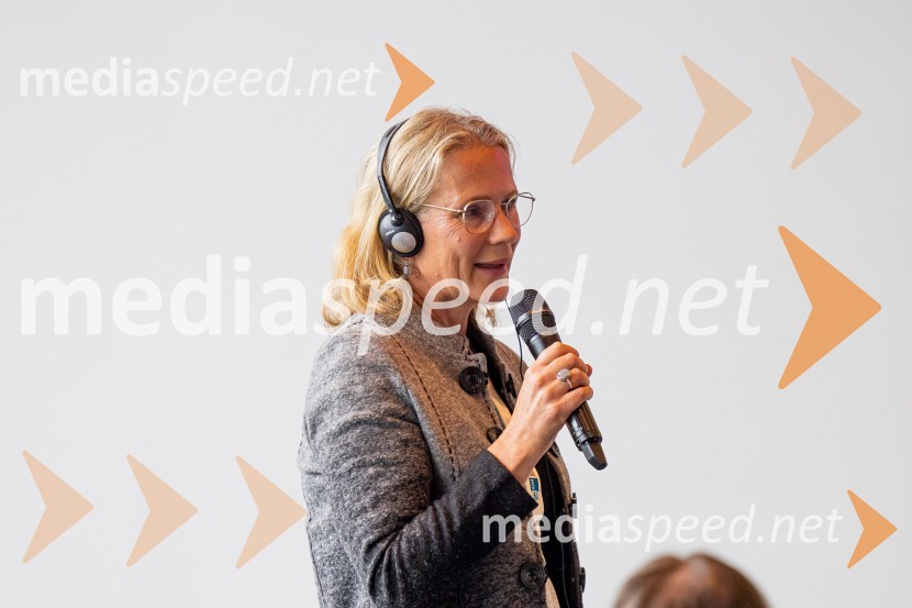  Nicole Beattie-Budig, asistentka pri davčnem svetovanju, WW+KN Consulting TeamNemški forum 2022 Poslovna konferenca Slovensko-nemške gospodarske zbornice