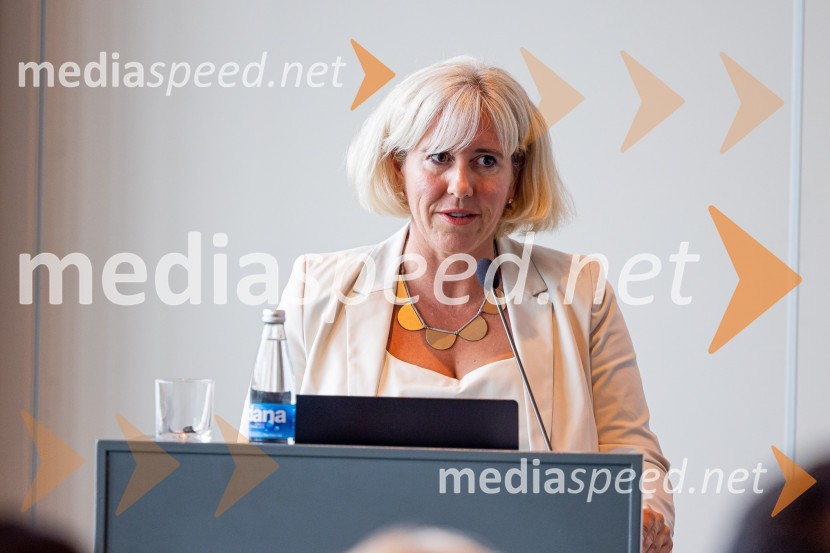  Katja  Stadler, Direktorica Deslo – AHK, poslovne storitve d.o.o.Nemški forum 2022 Poslovna konferenca Slovensko-nemške gospodarske zbornice