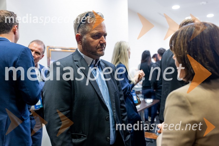  Olaf Holzgrefe, vodja za mednarodne zadeve, Nemško združenje za materialno gospodarstvo, nabavo in logistiko (BME)   Nemški forum 2022 Poslovna konferenca Slovensko-nemške gospodarske zbornice