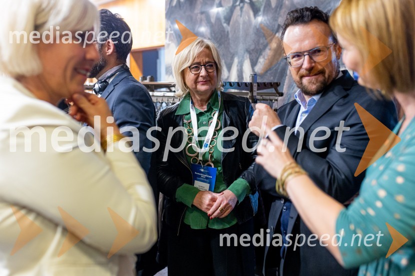  Dagmar von Bohnstein , predsednica upravnega odbora Slovensko-nemške gospodarske zbornice ;  ... Nemški forum 2022 Poslovna konferenca Slovensko-nemške gospodarske zbornice