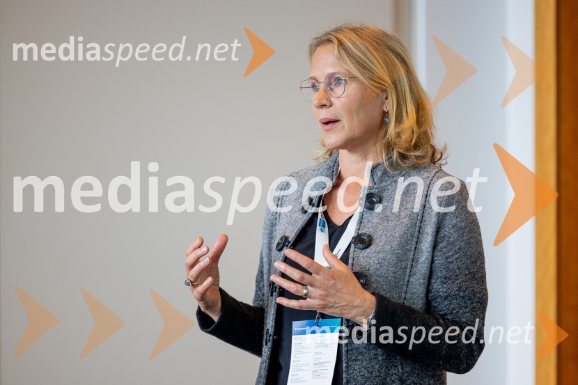  Nicole Beattie-Budig, asistentka pri davčnem svetovanju, WW+KN Consulting TeamNemški forum 2022 Poslovna konferenca Slovensko-nemške gospodarske zbornice