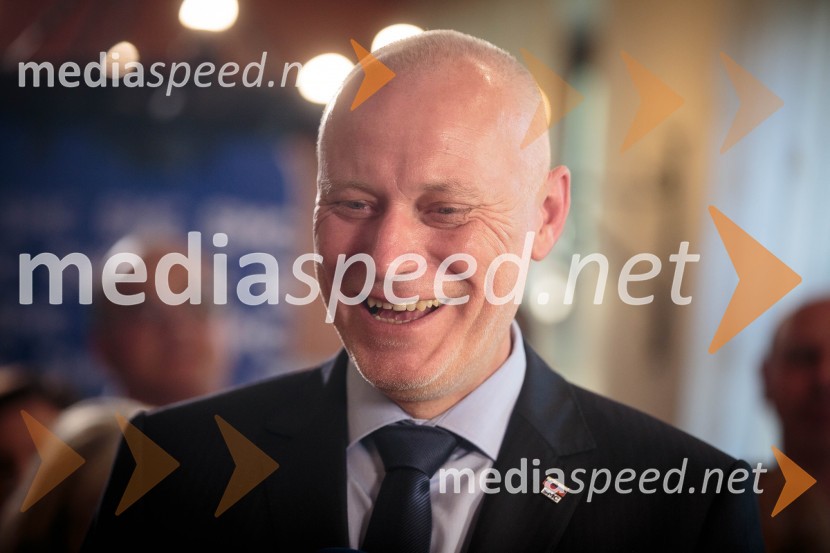 dr. Milan Brglez, nekdanji predsednik Državnega zbora Republike Slovenije, kandidat na predsedniških volitvah 2022Predsedniški kandidati 2022