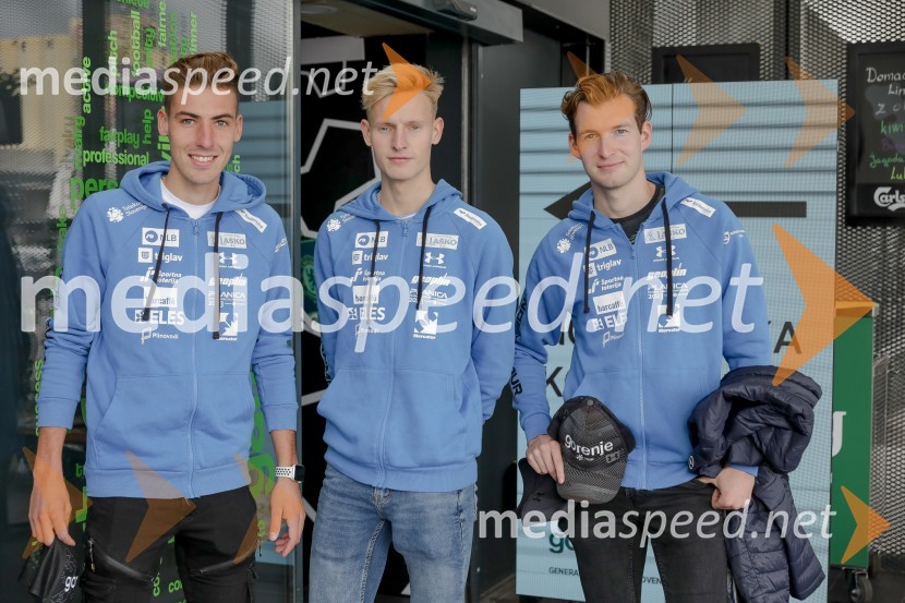  Timi Zajc, smučarski skakalec;  Lovro Kos, smučarski skakalec;  Žiga  Jelar, smučarski skakalecSmučarski skakalci in skakalke v prihajajočo sezono z novimi čeladami