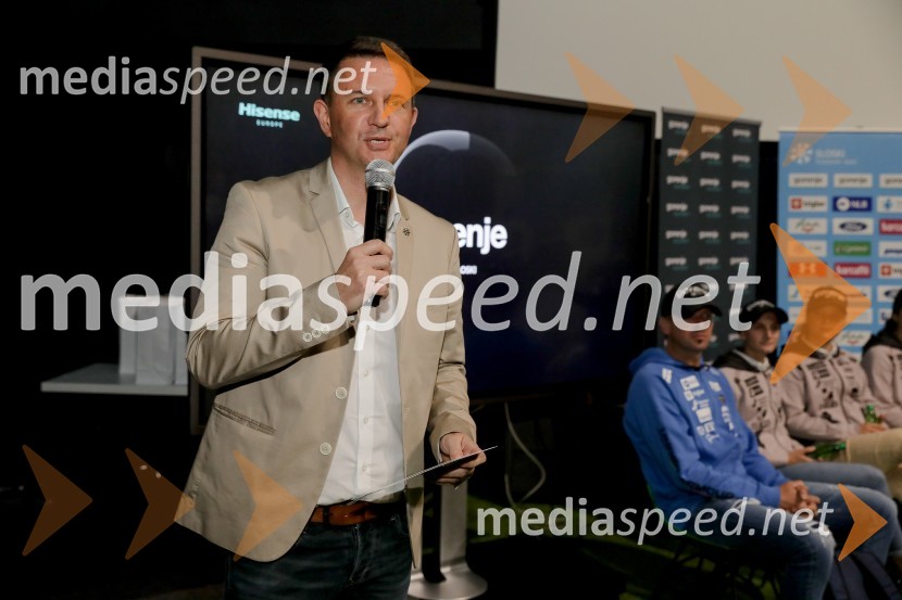  Tomi Trbovc, PR, Smučarska zveza SlovenijeSmučarski skakalci in skakalke v prihajajočo sezono z novimi čeladami