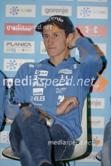  Peter  Prevc, smučarski skakalecSmučarski skakalci in skakalke v prihajajočo sezono z novimi čeladami