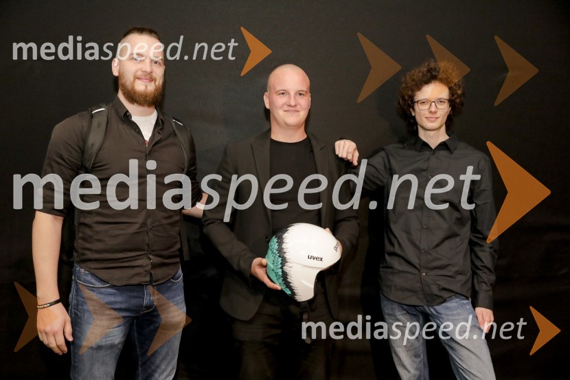  ... ;  Blaž Skodlar, Hisense Europe;  ... Smučarski skakalci in skakalke v prihajajočo sezono z novimi čeladami