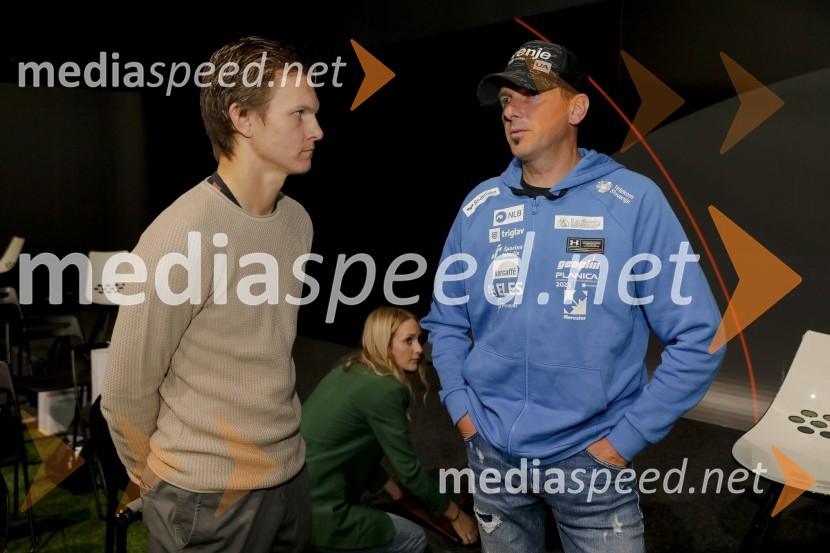  ... ;  Zoran  Zupančič, trener ženske skakalne reprezentanceSmučarski skakalci in skakalke v prihajajočo sezono z novimi čeladami