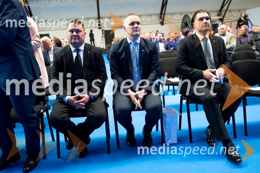 dr. Aleksander Brunčko, generalni direktor, DEM; mag. Bojan Kumer, minister za infrastrukturo; mag. Damjan Seme, direktor, Dravske elektrarne MariborSlavnostni dogodek ob 70. obletnici družbe Dravske elektrarne Maribor