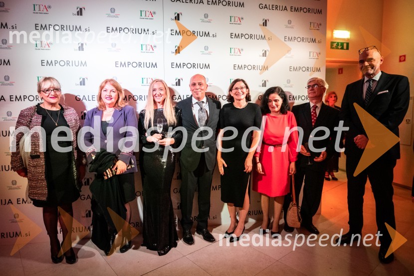  ... ;  ... ;  Marcella Spinazzola;  Carlo Campanile, veleposlanik Italije;  Jožica Brcar, komercialna direktorica Magistrat International;  ... ;  ... ;  ... Jesenska modna revija Emporium