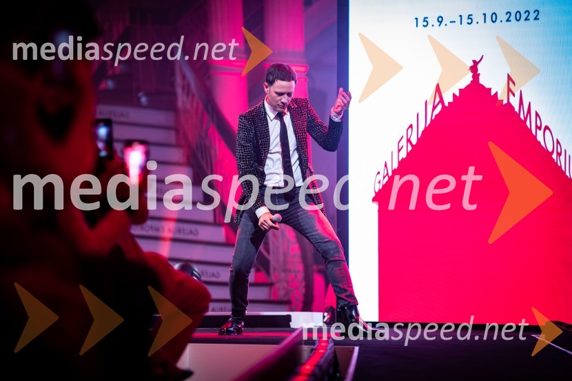  Klemen Slakonja, igralec, komik in TV voditeljJesenska modna revija Emporium