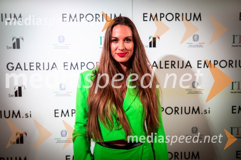  Tara Zupančič, voditeljicaJesenska modna revija Emporium