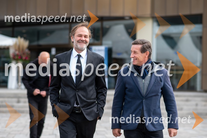  Jure Ivanušič, dramski igralec in glasbenik;  ... Slavnostni dogodek ob 70. obletnici družbe Dravske elektrarne Maribor