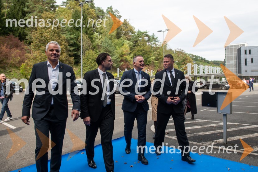  Aleksander Saša Arsenovič, župan, Mestna občina Maribor; mag. Damjan Seme, direktor, Dravske elektrarne Maribor; mag. Bojan Kumer, minister za infrastrukturo; dr. Aleksander Brunčko, generalni direktor, DEMSlavnostni dogodek ob 70. obletnici družbe Dravske elektrarne Maribor