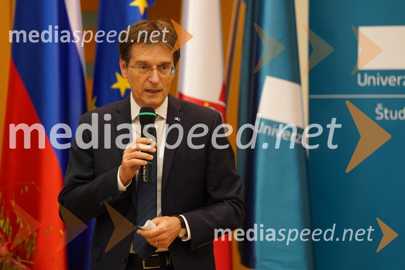 prof. dr. Zdravko Kačič, rektor Univerze v MariboruObisk evropske komisarke Elise Ferreira na Univerzi v Mariboru