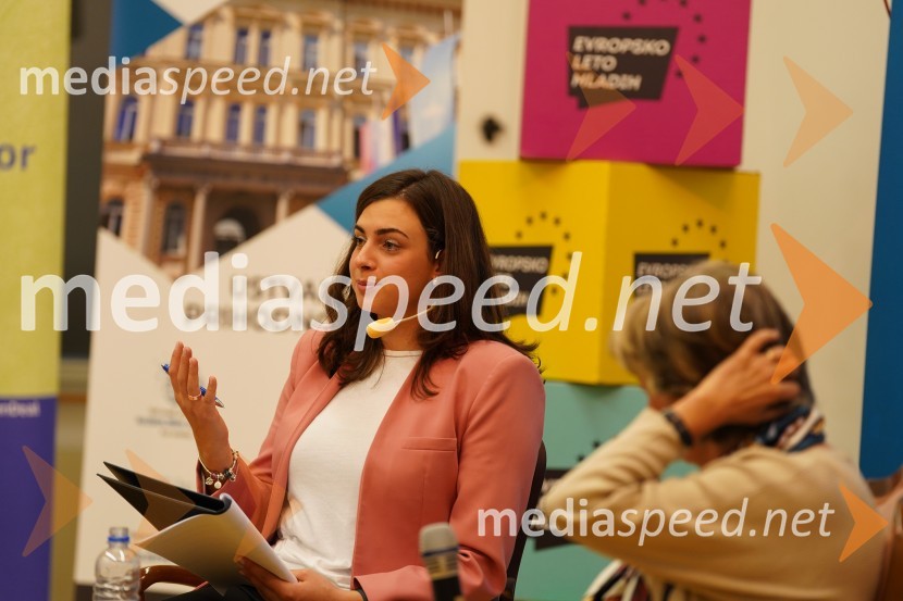 Obisk evropske komisarke Elise Ferreira na Univerzi v Mariboru