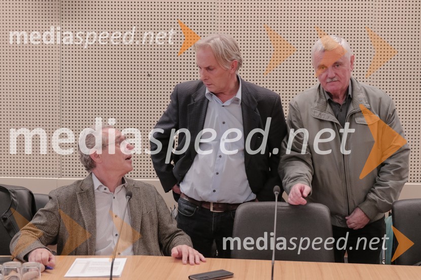  Branimir Štrukelj, slovenski sindikalist in politik;  ... ;  Frančišek Verk, predsednik, Sindikat državnih organov SlovenijaNadaljevanje (krovnih) pogajanj s sindikati javnega sektorja