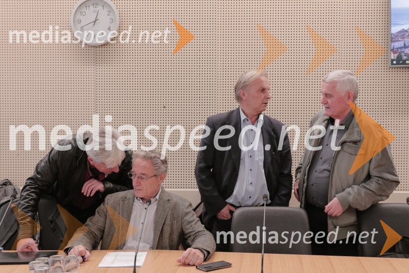  ... ;  Branimir Štrukelj, slovenski sindikalist in politik;  ... ;  Frančišek Verk, predsednik, Sindikat državnih organov SlovenijaNadaljevanje (krovnih) pogajanj s sindikati javnega sektorja