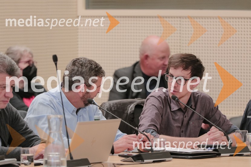 Nadaljevanje (krovnih) pogajanj s sindikati javnega sektorja