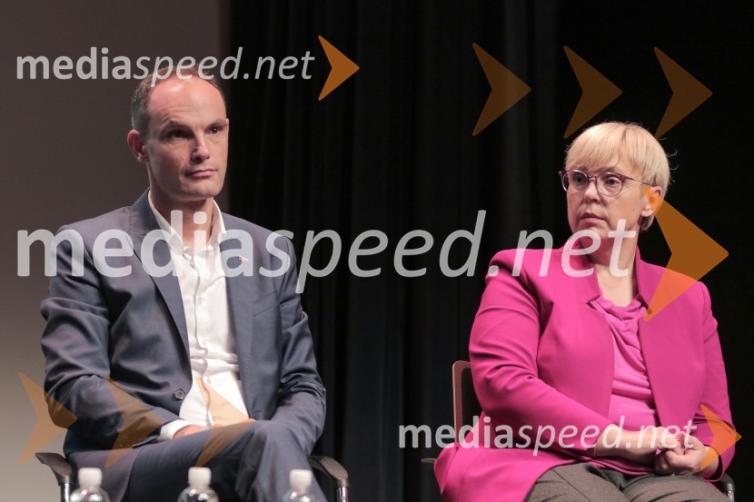  Anže Logar, poslanec SDS, predsednik Ljubljanskega odbora SDS, kandidat na predsedniških volitvah 2022;  Nataša Pirc Musar, partnerica, direktorica in odvetnica, Pirc Musar odvetniška družba, kandidatka na predsedniških volitvah 2022Soočenje predsedniških kandidatov v okviru Festivala za tretje življenjsko obdobje