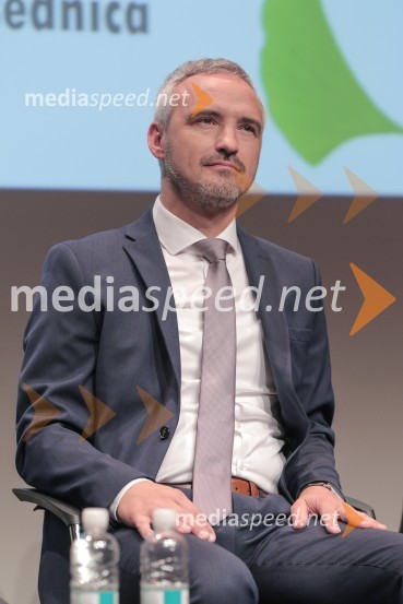  Janez Cigler Kralj, nekdanji minister za delo, družino, socialne zadeve in enake možnosti, kandidat na predsedniških volitvah 2022Soočenje predsedniških kandidatov v okviru Festivala za tretje življenjsko obdobje