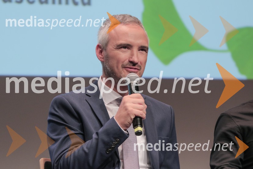  Janez Cigler Kralj, nekdanji minister za delo, družino, socialne zadeve in enake možnosti, kandidat na predsedniških volitvah 2022Soočenje predsedniških kandidatov v okviru Festivala za tretje življenjsko obdobje