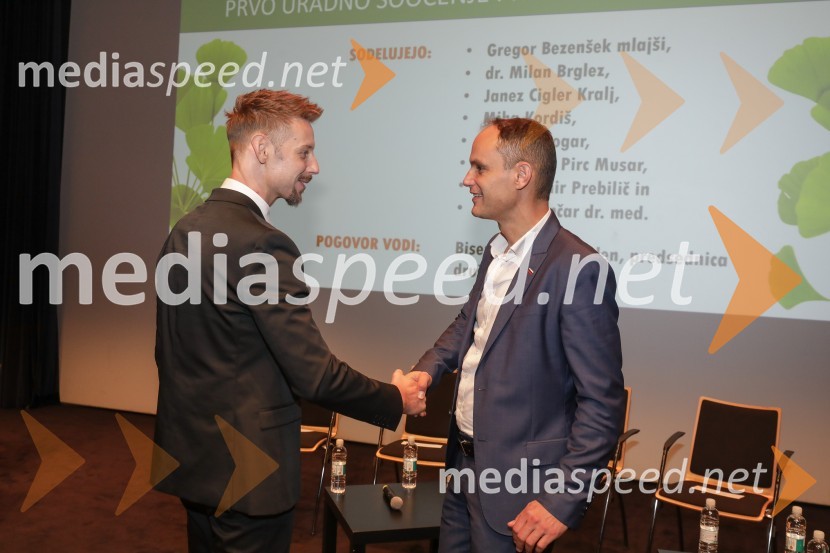  Gregor Bezenšek, glasbenik, Soulgreg artist, društvo Viljem Julijan, kandidat na predsedniških volitvah 2022;  Anže Logar, poslanec SDS, predsednik Ljubljanskega odbora SDS, kandidat na predsedniških volitvah 2022Soočenje predsedniških kandidatov v okviru Festivala za tretje življenjsko obdobje