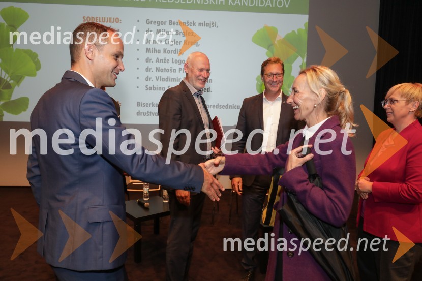  Anže Logar, poslanec SDS, predsednik Ljubljanskega odbora SDS, kandidat na predsedniških volitvah 2022;  Sabina Senčar, ginekologinja, kandidatka na predsedniških volitvah 2022Soočenje predsedniških kandidatov v okviru Festivala za tretje življenjsko obdobje